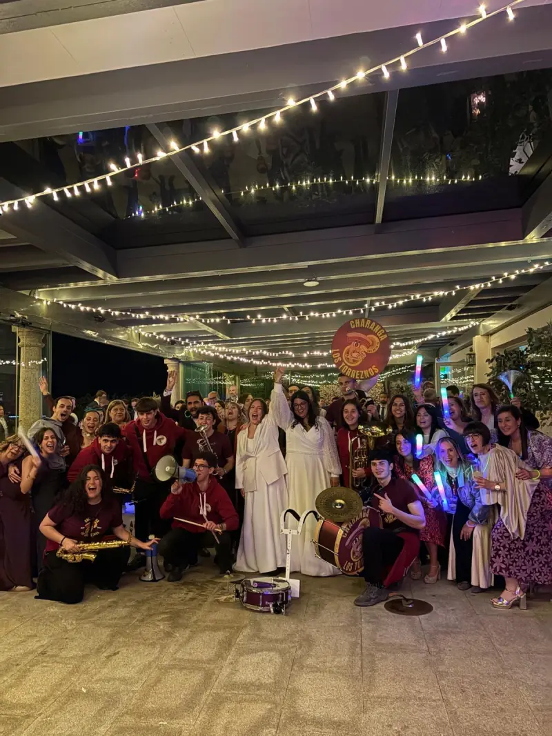 Charanga Los Torreznos en una boda nocturna
